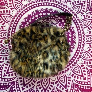 NWOT Fuzzy Apt.9 Purse